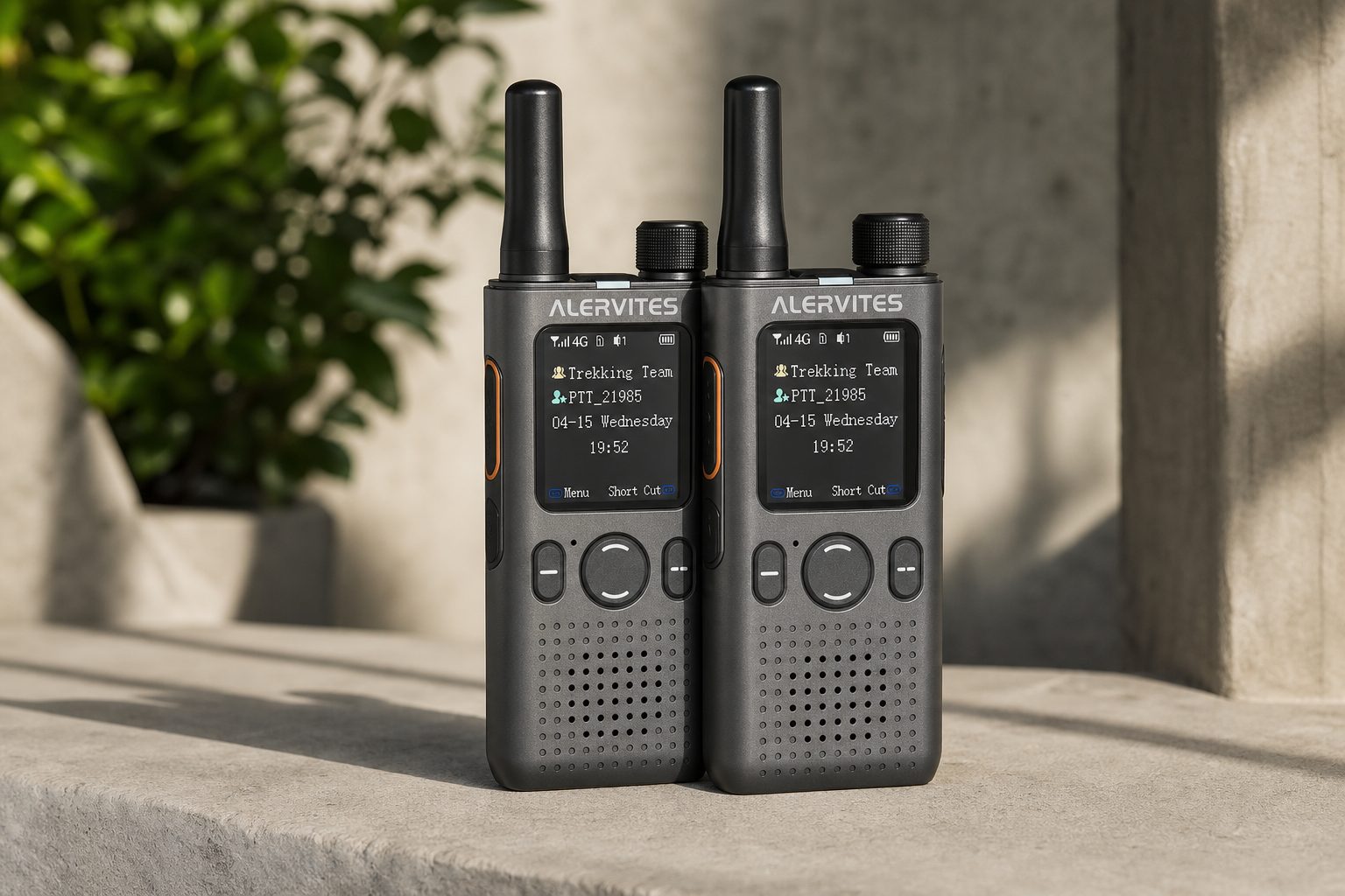 BAOFENG Alervites AT1 je 4G PoC vysielačka s OLA Radio, 66 skupinami a 2200 mAh batériou